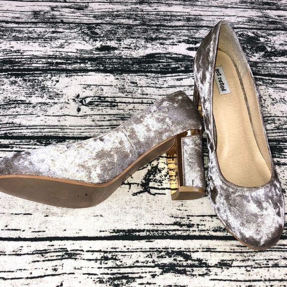 "Not Rated" Beige Velvet Heels with Goldtone Accents, 9.5 - Picture 1 of 8